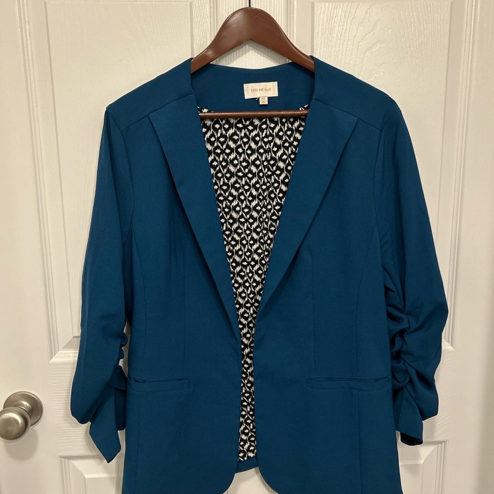 Skies Are Blue Raja Collarless Blazer